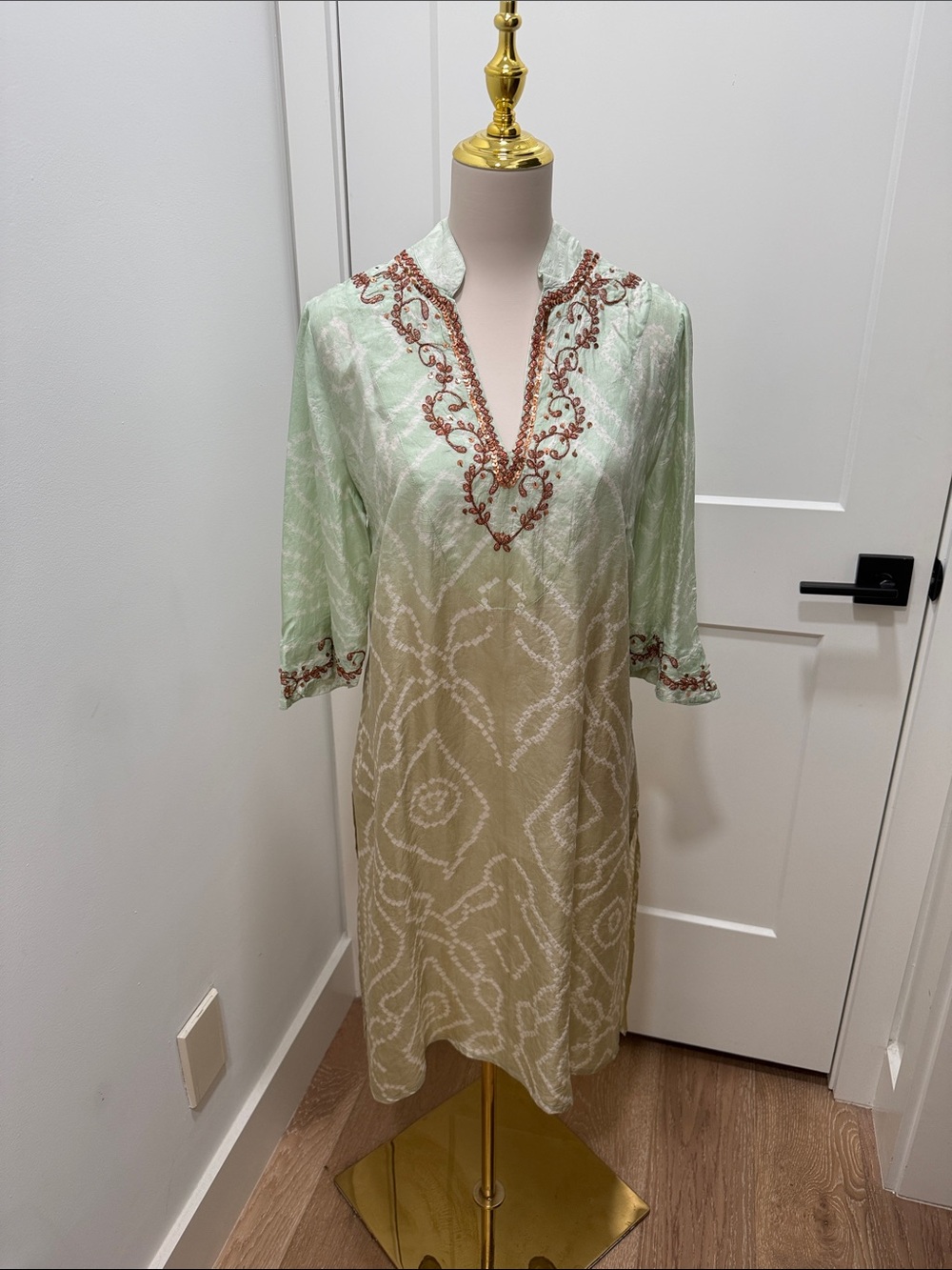 Soft Surroundings 100% Silk Embroidered Mint & Champagne Tunic Dress
